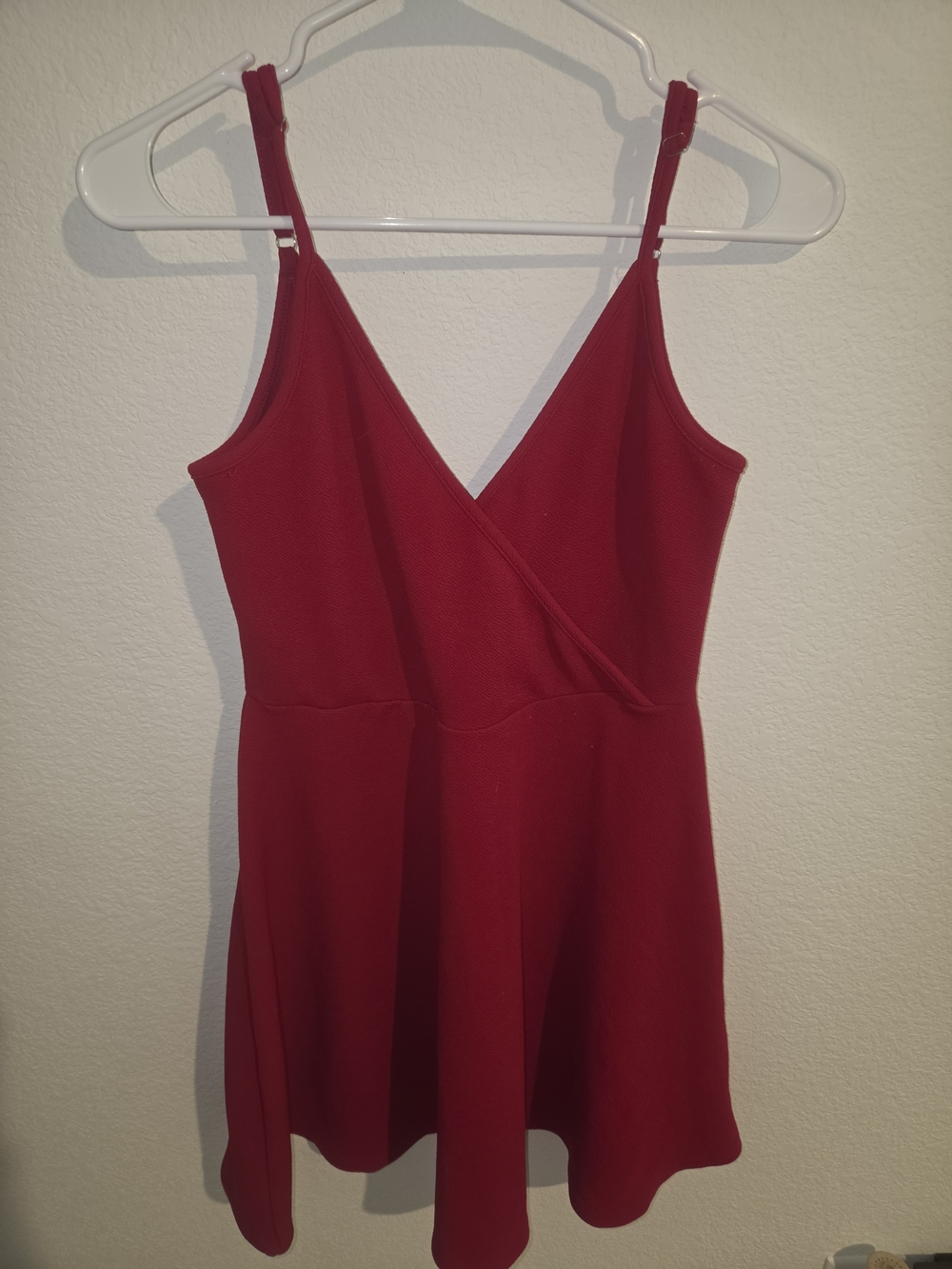 Women’s Red V-Neck Sleeveless Dress